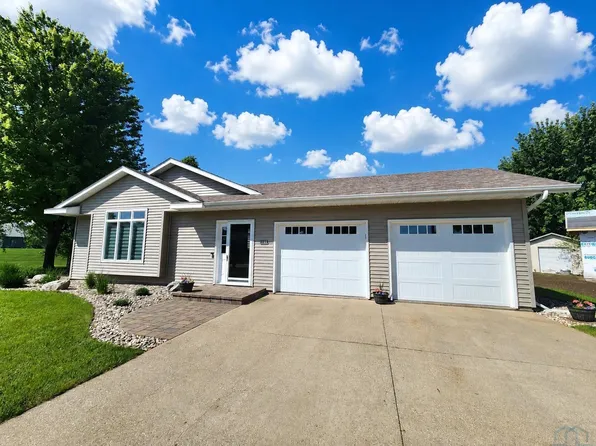 1165 6th Avenue Cir NE, Sioux Center, IA 51250