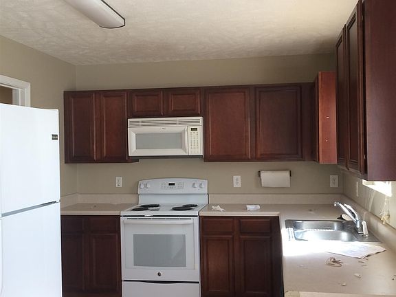 4th image of 2685 Sutherland Dr