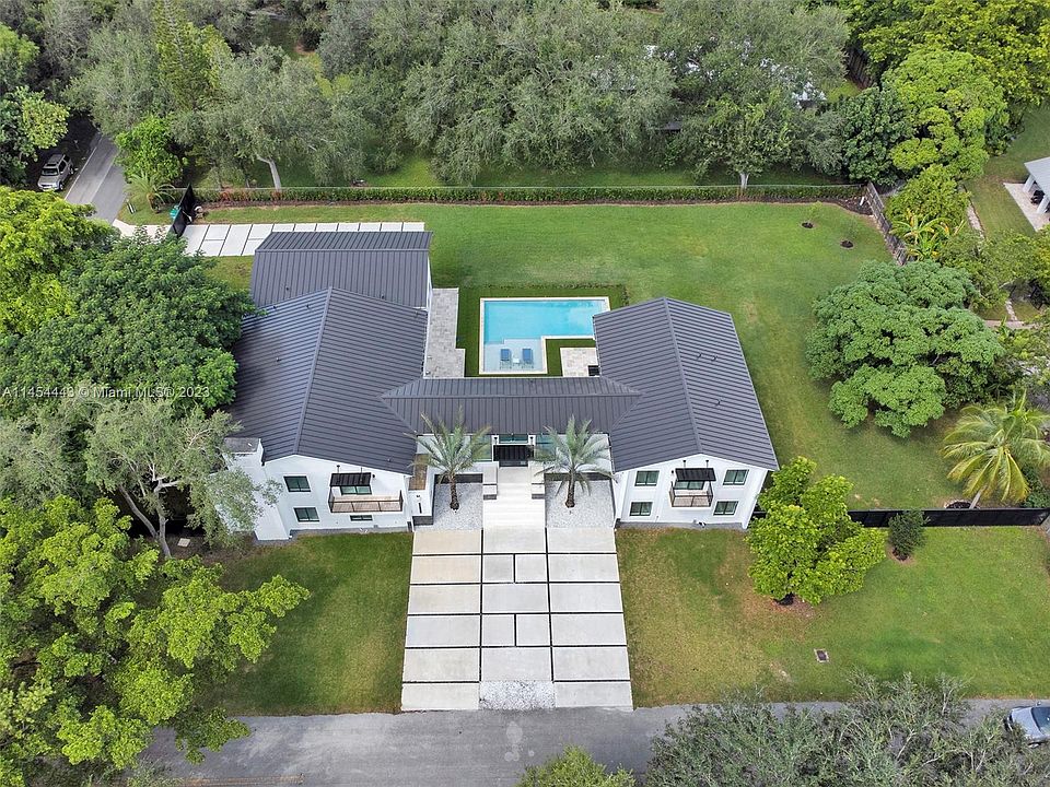 1st image of 11530 SW 84th Ave
