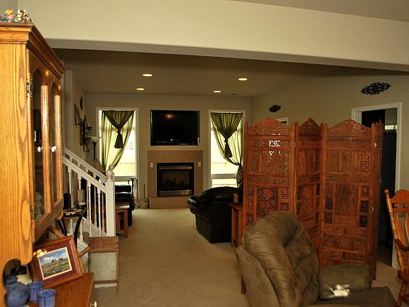 4th image of 1148 Arnold St