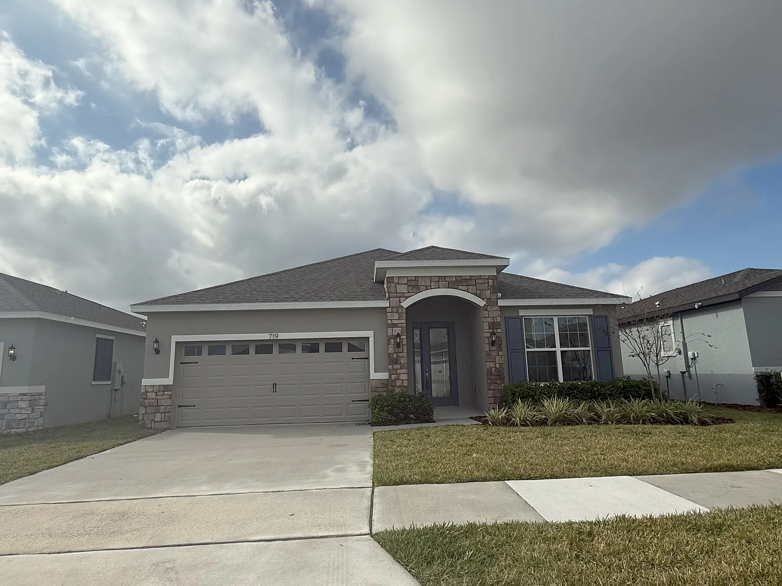 4 bed, 2100 sqft, $2,300 — Photo 1