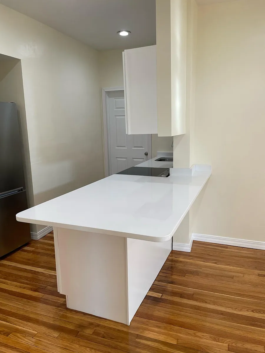 Building Photo - 879 Beacon St #15