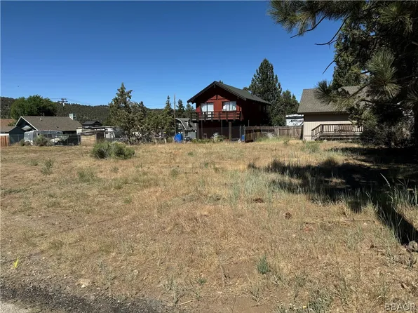 924 Pinon Ln, Big Bear City, CA 92314