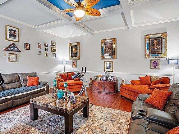 4th image of 90 Waters Edge Ln