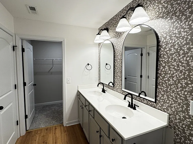 225 Westfield Dr — Photo 8
