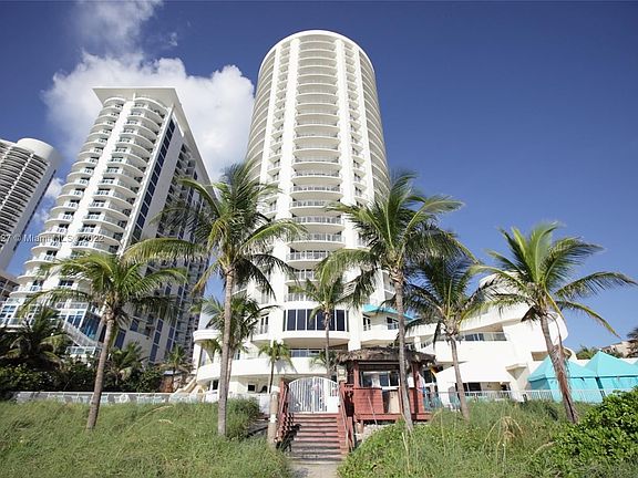 2nd image of 17375 Collins Ave #2608