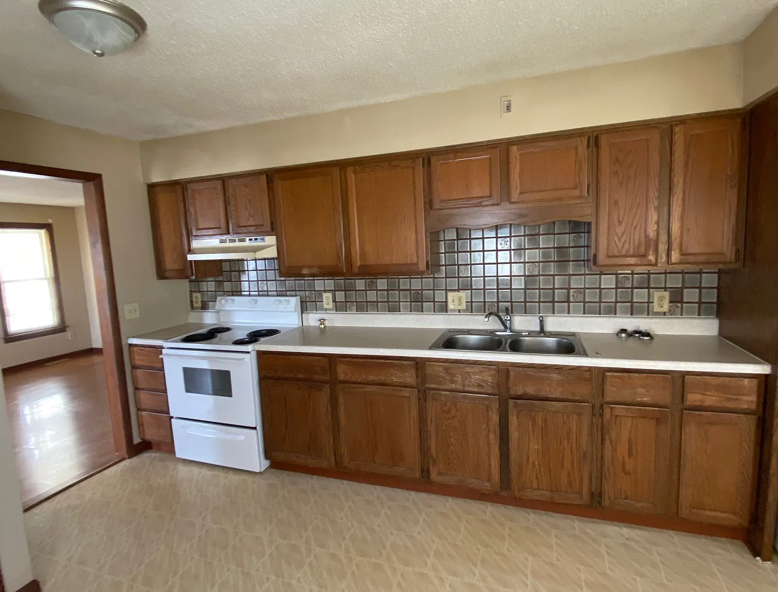 3 bed, 1552 sqft, $1,600 — Photo 3