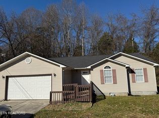 158 Bertha Ln, Jacksboro, TN 37757
