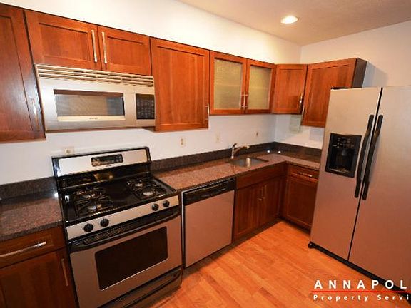 2nd image of 211 Victor Pkwy #211D