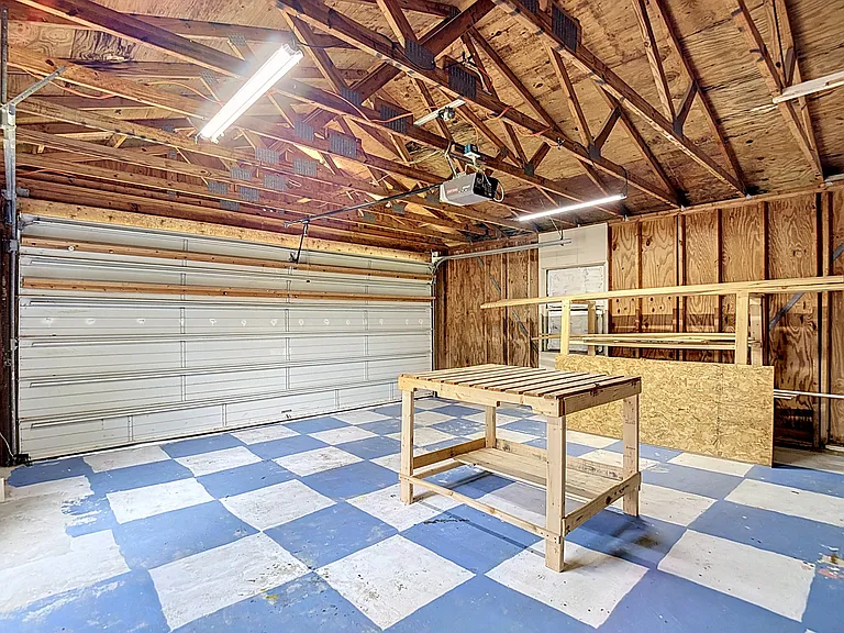 3255 Amherst Ave — Photo 50