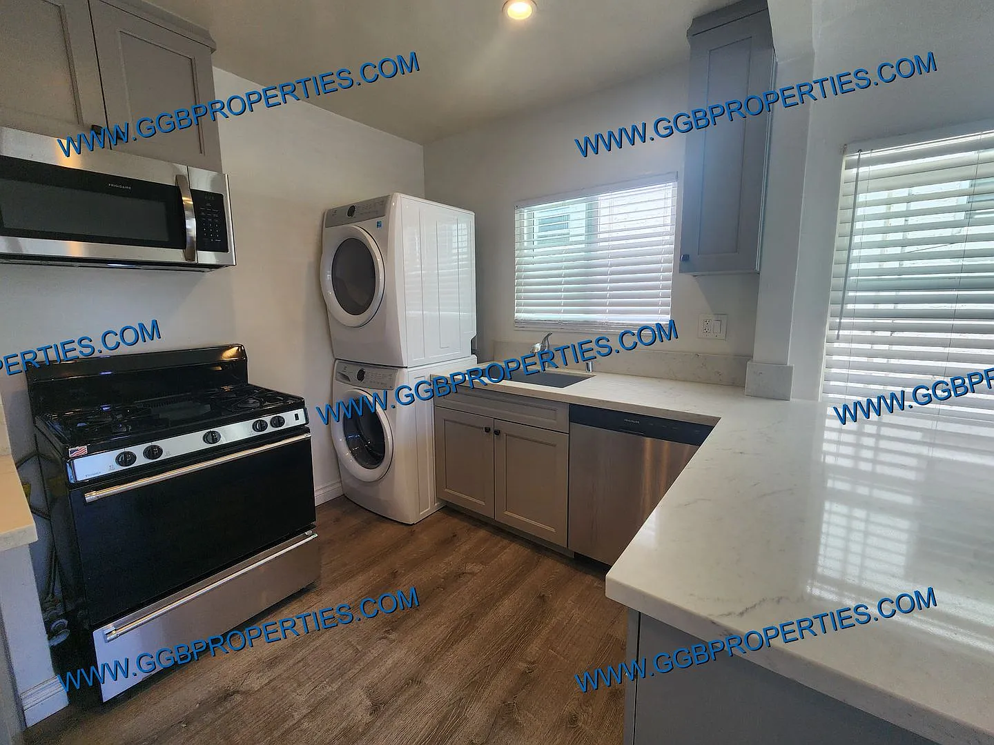 310 W 8th Street — Photo 2
