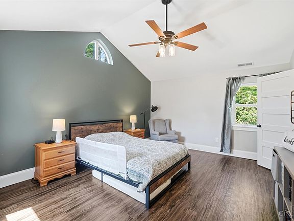 4th image of 2931 Cleinview Ave