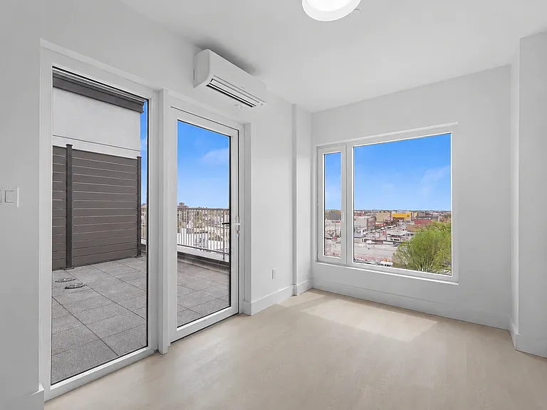 833 Maple St #5C — Photo 4