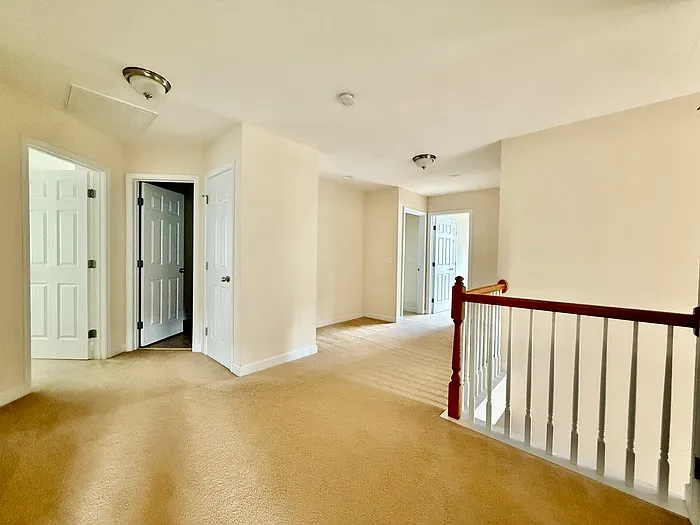 410 Harkness Cir — Photo 11