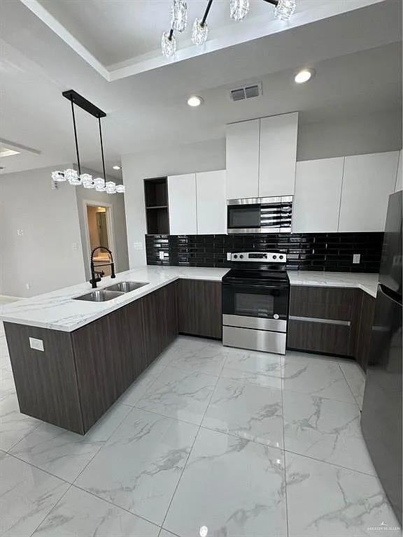 3 bed, 1055 sqft, $1,250 — Photo 3