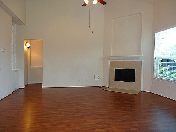 4th image of 11918 Fountain Brook Dr