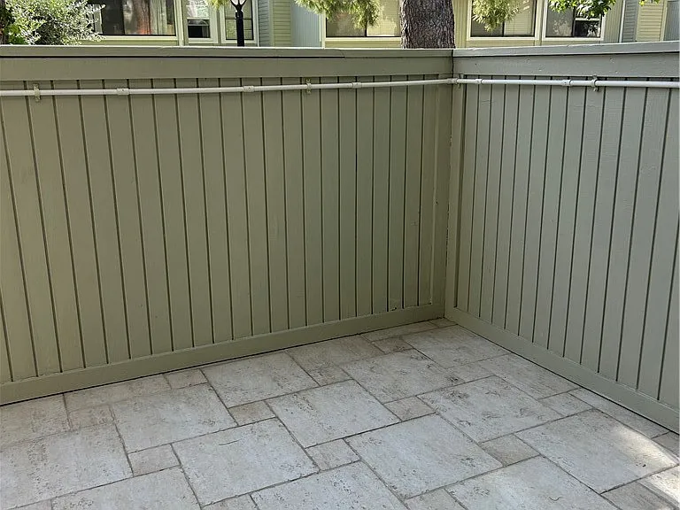 22141 Burbank Blvd #1 — Photo 13