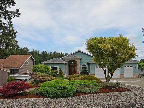 3rd image of 880 E Saint Andrews Dr