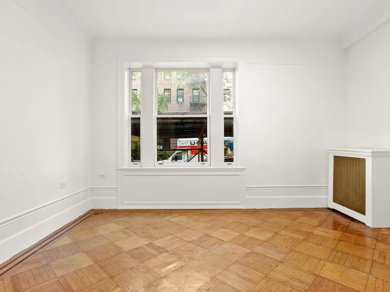 68 Montague St #1E — Photo 3