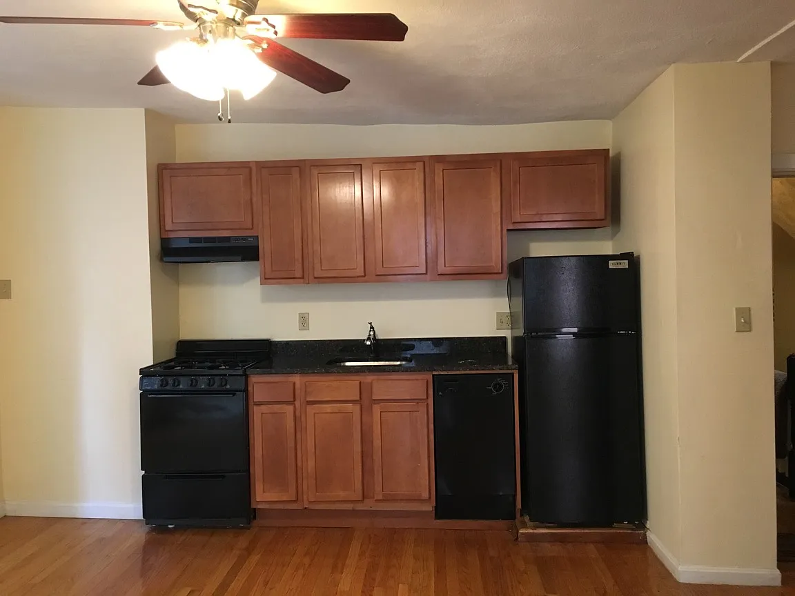 2 bed, 9999 sqft, $3,720 — Photo 4