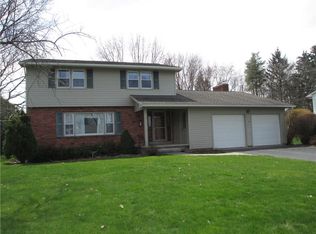 78 Valley View Dr, Brockport, NY 14420
