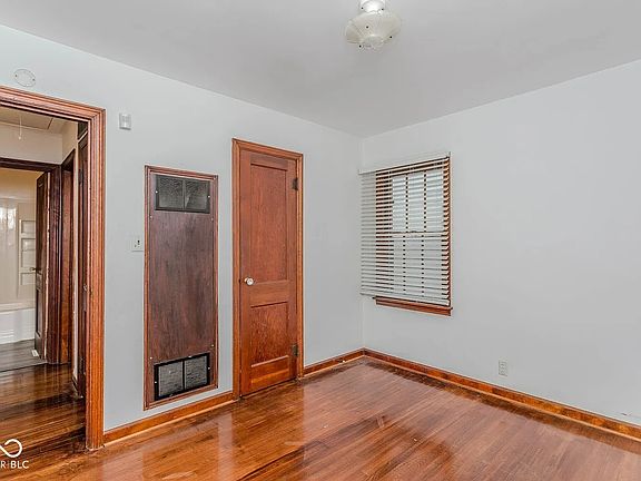 5th image of 1726 N Euclid Ave