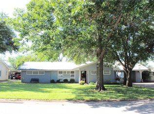 1505 W Elm St, Breckenridge, TX 76424