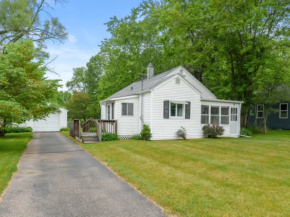 23 Allison Dr, Battle Creek, MI 49037