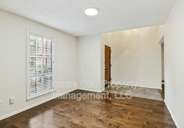 4710 Fallon Pl — Photo 7