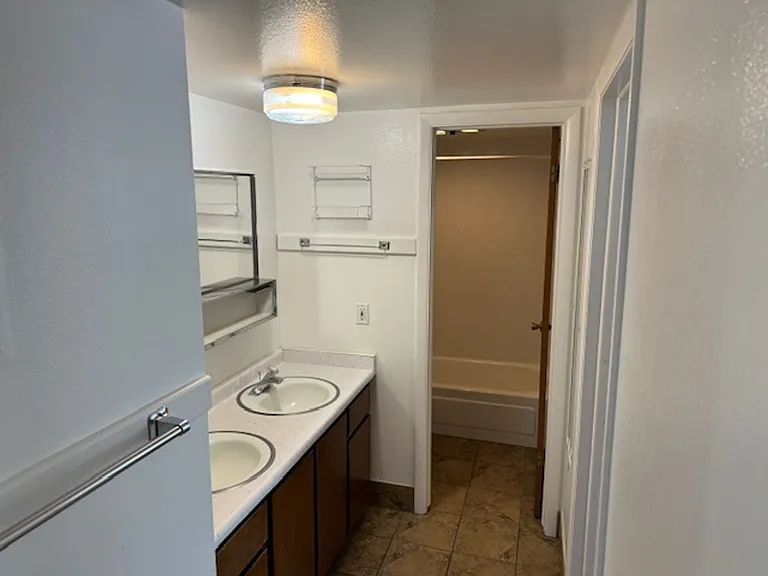 266 N 300 E #27 — Photo 4