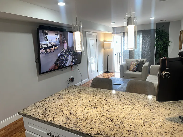 118 Fleming Ave #3 — Photo 3