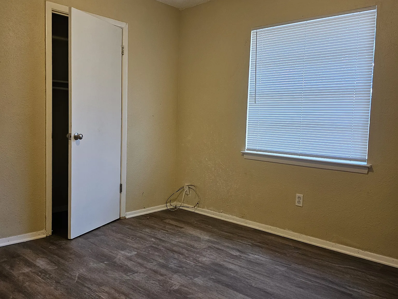 4 bed, 1491 sqft, $1,999 — Photo 2