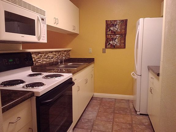 3rd image of 46-261 Kahuhipa St APT A103