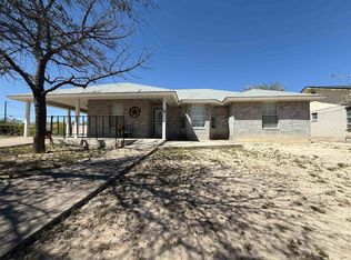 715 W 11th St, Del Rio, TX 78840