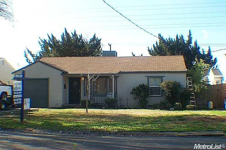 1st image of 852 S Minaret Ave