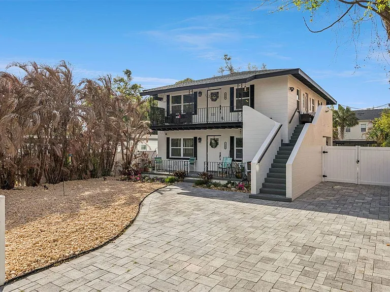124 E Harding St — Photo 3