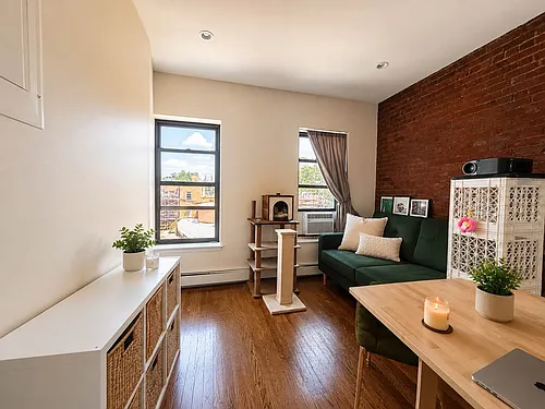 142 Macon St #6 Photo 1