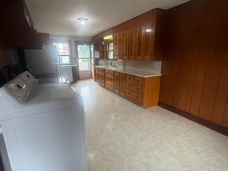 664 Noank Rd — Photo 13
