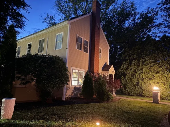 104 SW Cutoff, Northborough, MA 01532
