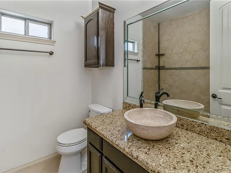 4012 Tyler Ave — Photo 10