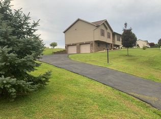 242 Stone Church Rd, Grindstone, PA 15442