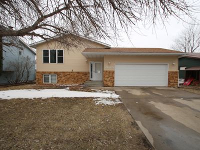 2025 3rd Ave E, West Fargo, ND, 58078