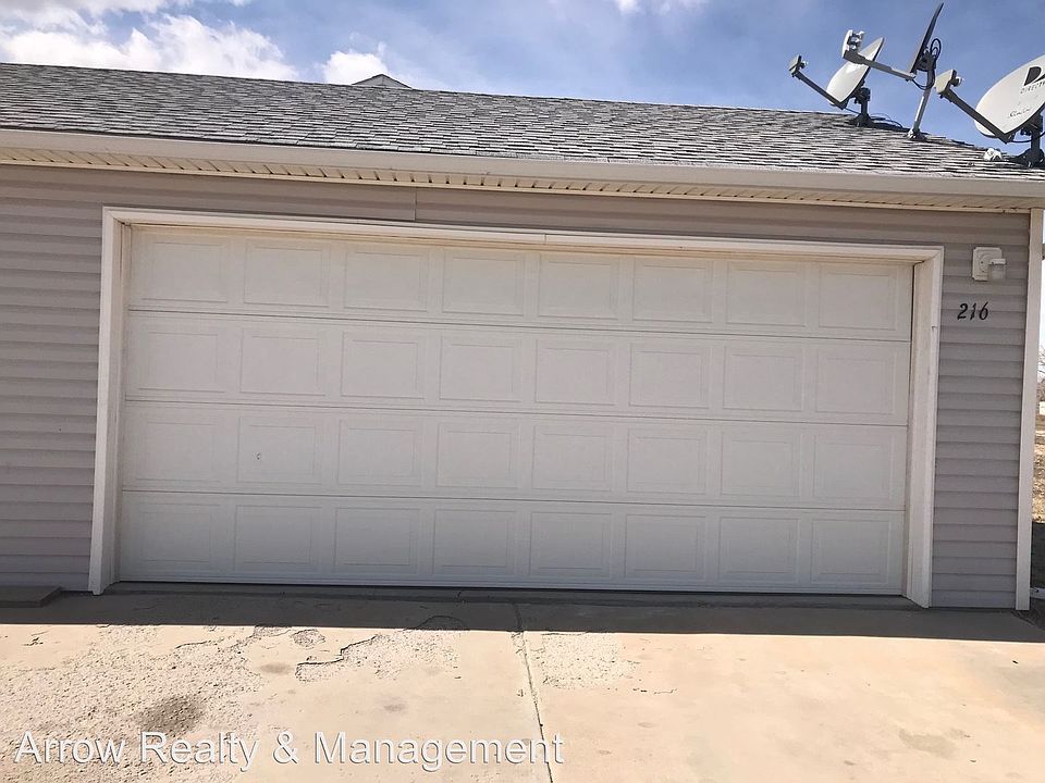 2nd image of 216 Chapman St