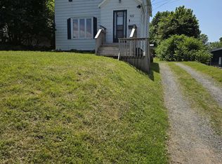 922 George St, Sydney, NS B1P1M3