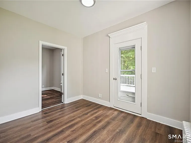 98 Brook St — Photo 11