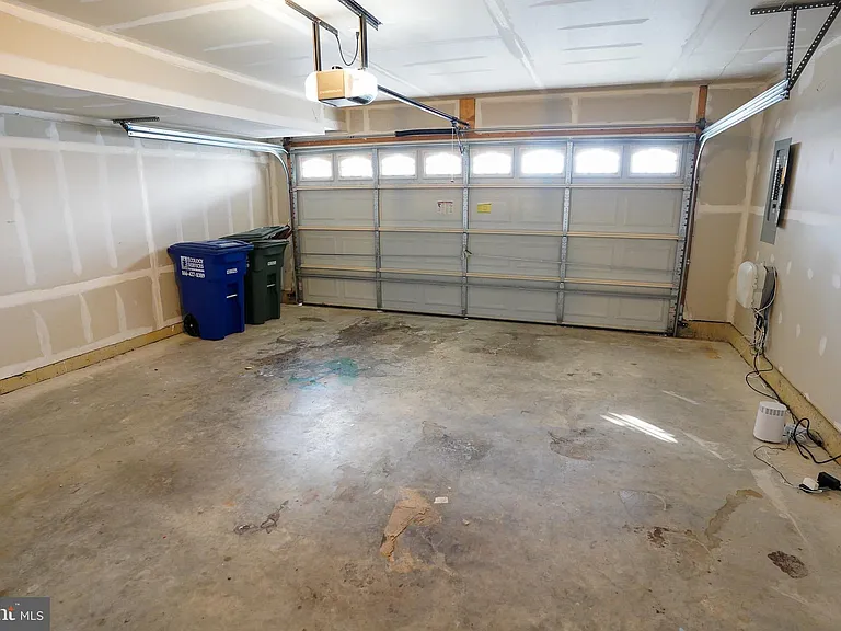 7810 Quidditch Ln — Photo 31