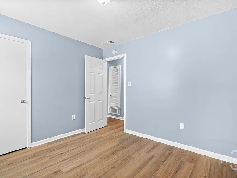 2511 Oak Forest Dr #B — Photo 12