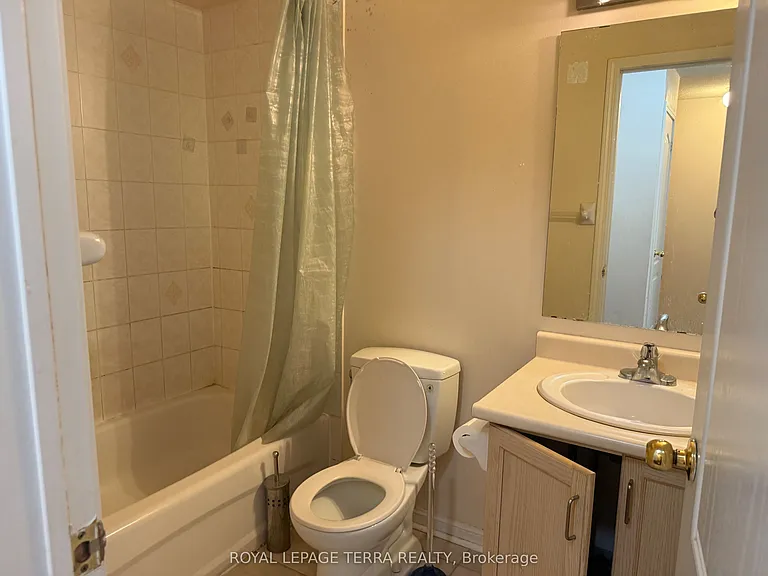80 Acorn Pl #16 — Photo 38