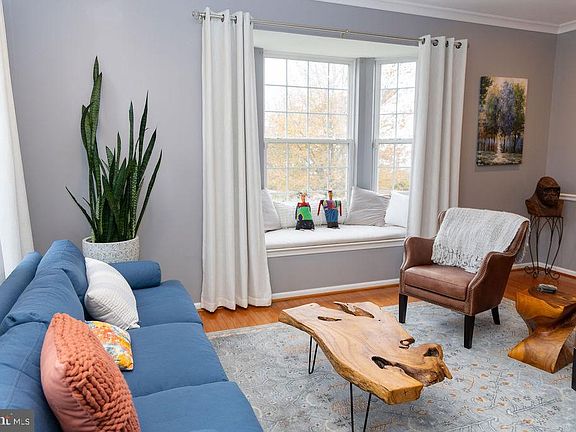 4th image of 814 Sydni Ct