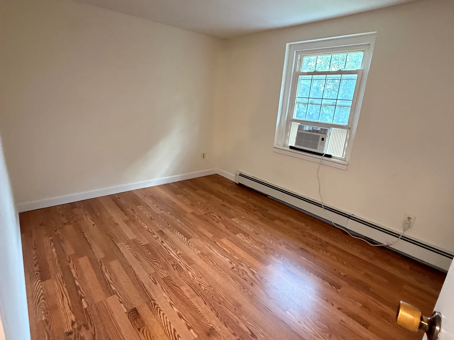 2 bed, 650 sqft, $2,000 — Photo 3